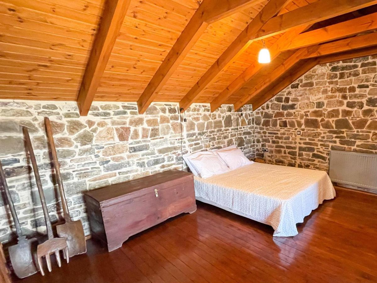 Echo Traditional House - Ηχώ Παραδοσιακό Σπίτι Embonas Exterior photo